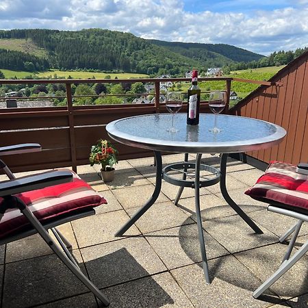 Gemuetliche 3-Zimmer-Wohnung Mit Panoramablick Und Kostenlosem Ueberdachten Parkplatz Winterberg Bagian luar foto