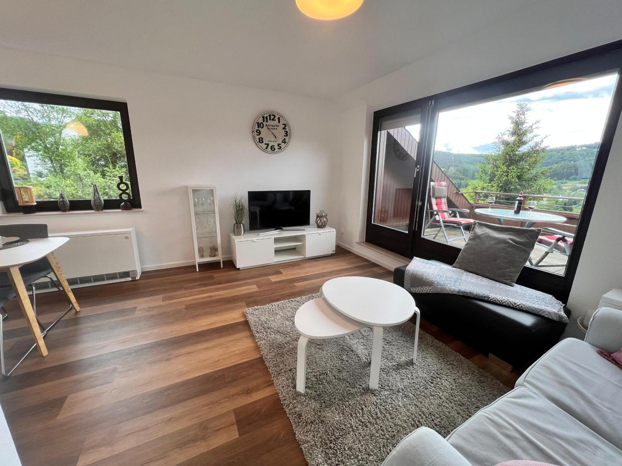 Gemuetliche 3-Zimmer-Wohnung Mit Panoramablick Und Kostenlosem Ueberdachten Parkplatz Winterberg Bagian luar foto